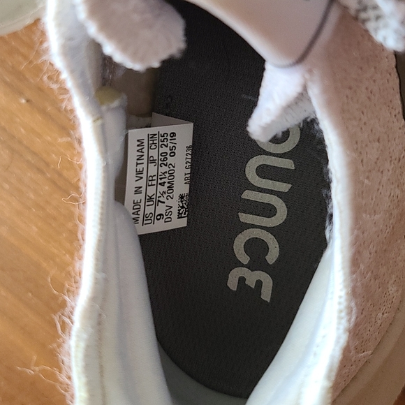 Addidas Bounce Sneaker - Picture 2 of 4